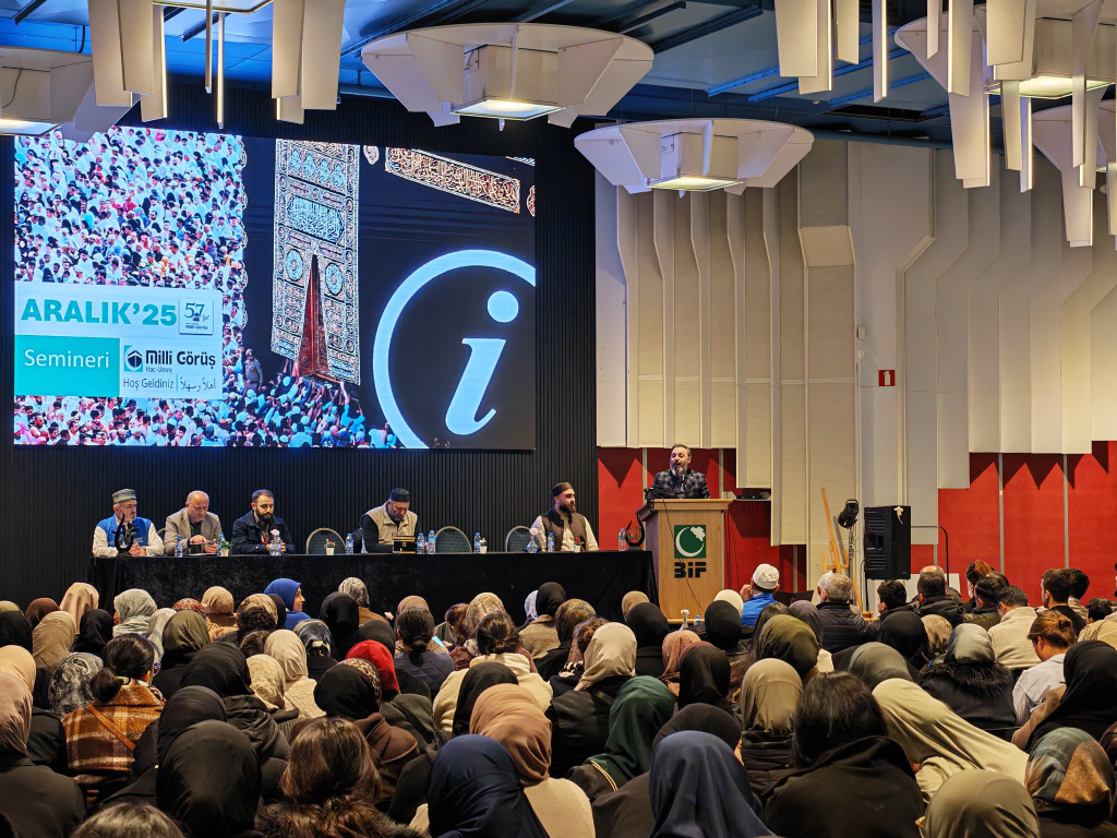 Aralık umresi öncesi manevi buluşma ve seminer